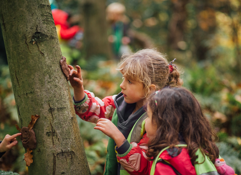 Outdoor learning with Forest School, photo by Helena Dolby for Sheffield & Rotherham Wildlife Trust