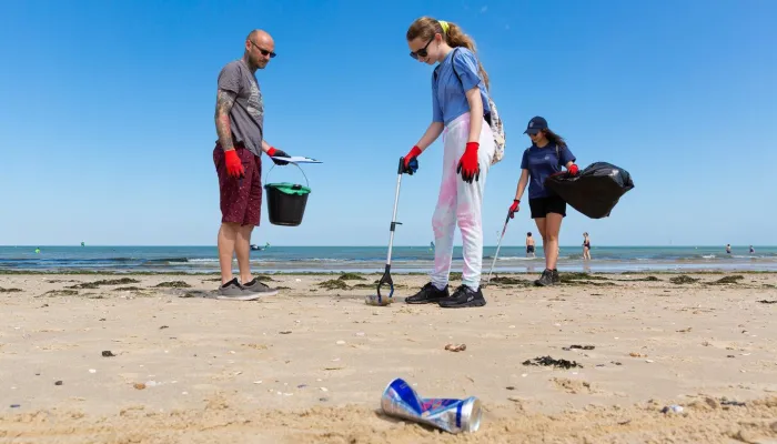 beach clean in the sunshine