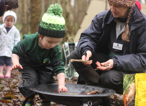Nature tots building a fire - NATURE TOTS ONLY